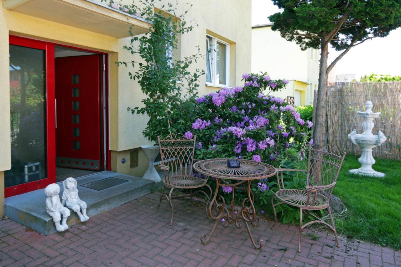 Cozy Souterrain-Half-Basement-Apartment Included 2 Bicycles Berlin Dış mekan fotoğraf